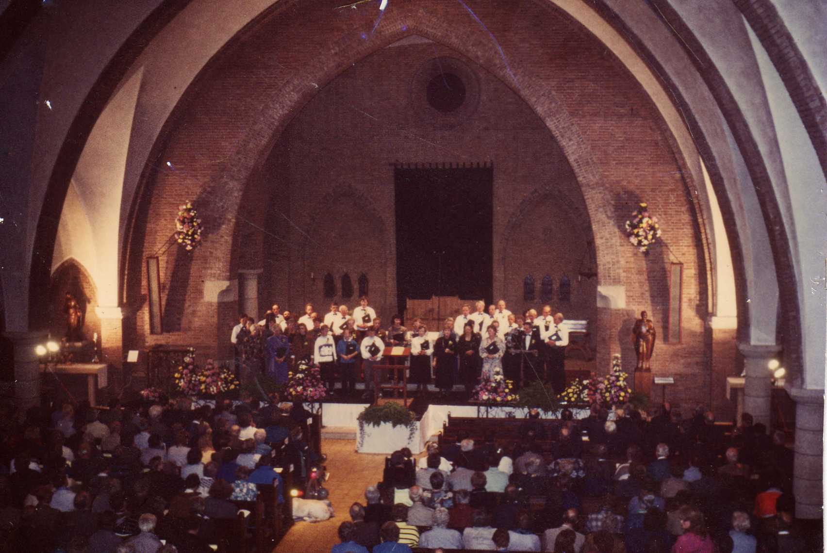 overzicht tijdens concert 150 jaar bestaan 1987