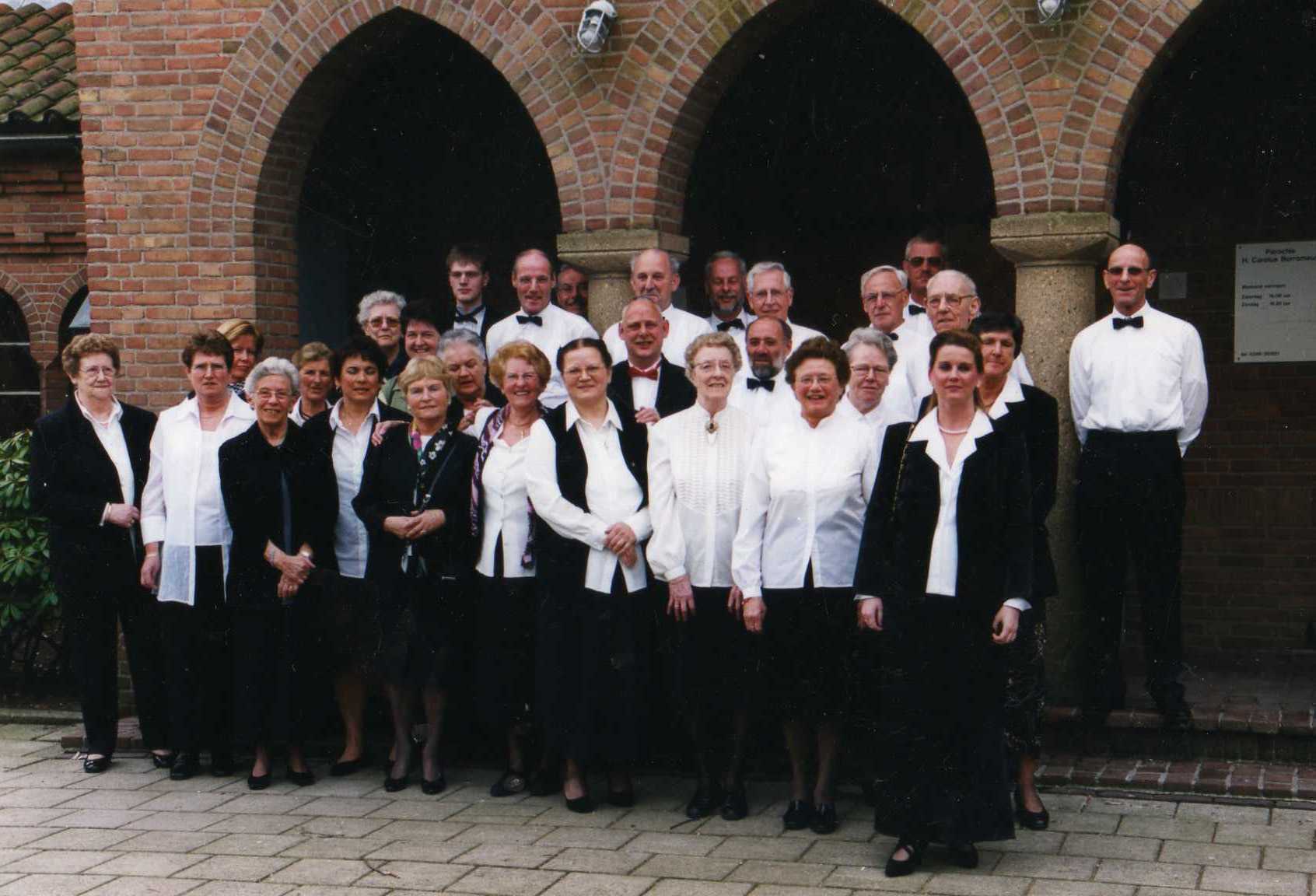 caroluskoor met pasen 2002